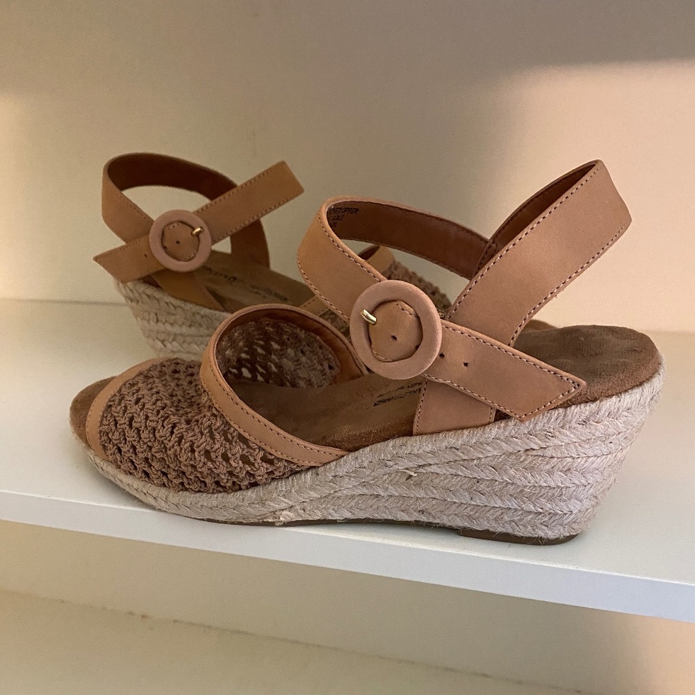LAST CHANCE: Walking Cradles Tan Avery Espadrille Wedge Sandals - Size 10 Wide